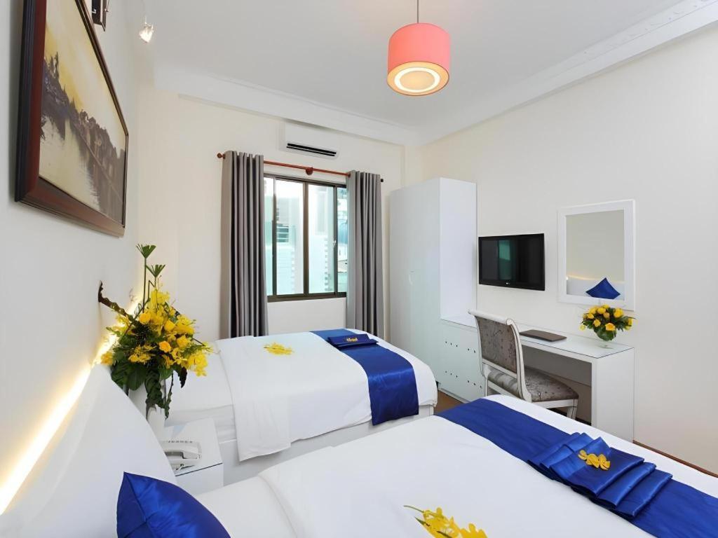 Blue River Hotel